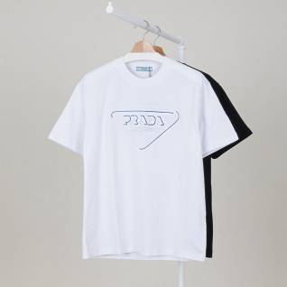 프라다 레플리카 엠보 트라이앵글 로고 라운드 반팔 티셔츠 | 명품 레플리카