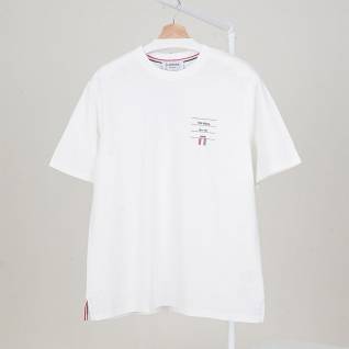 톰브라운 레플리카 체스트 레터렁 삼선 로고 코튼 티셔츠 | 명품 레플리카